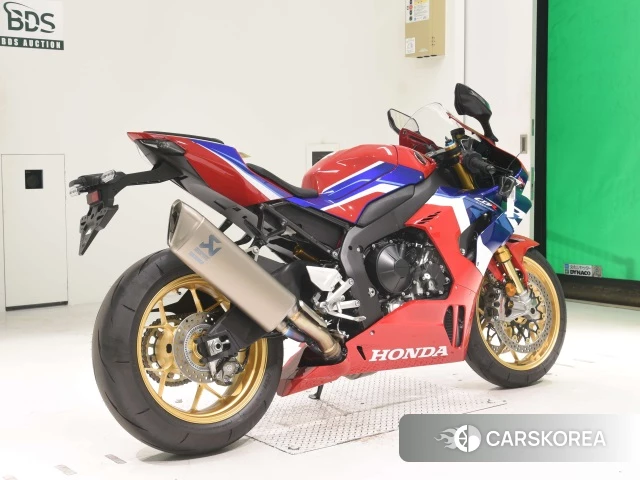 Проданный Honda CBR1000RR-R FIREBLADE SP 2024 из Японии