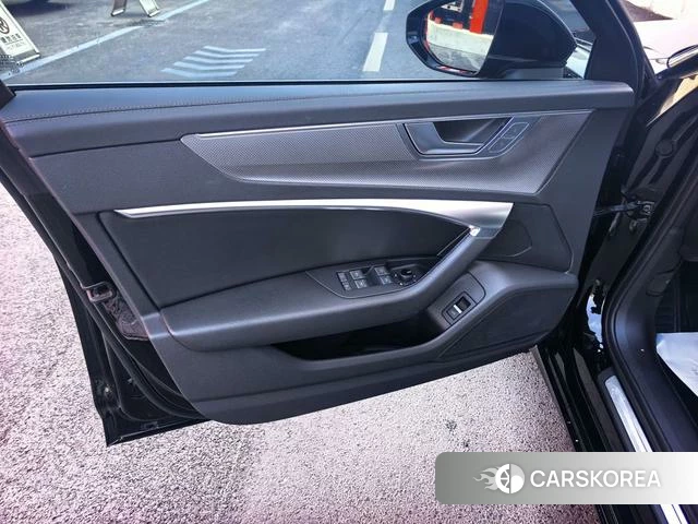 Audi A6L id 4314696 из Китая 18