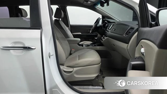 Kia The New Carnival id 4536654 из Кореи 18
