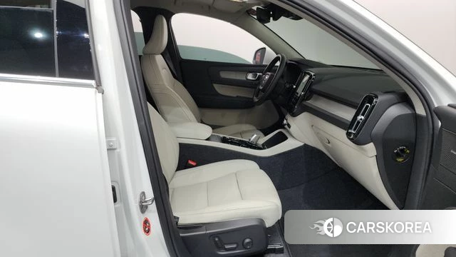 Volvo XC40 id 4602321 из Кореи 18