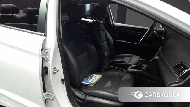 Hyundai Avante AD id 4520965 из Кореи 18