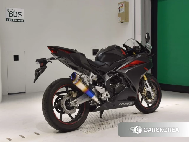 Проданный Honda CBR250RR ABS 2017 из Японии, фото 2