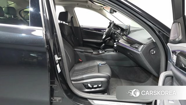 BMW 5 Series (G30) id 4293730 из Кореи 18