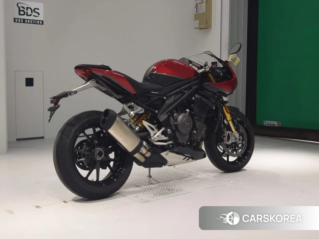 Проданный Triumph SPEED TRIPLE 1200 RR 2022 из Японии, фото 2