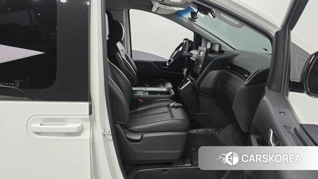 Hyundai Staria id 4388907 из Кореи 18