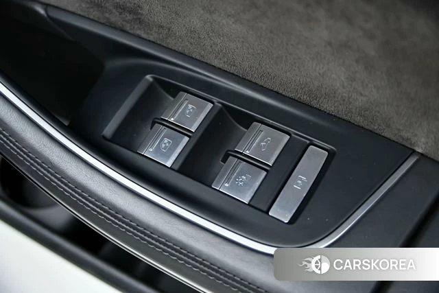 Audi A8 PHEV id 4298109 из Китая 18