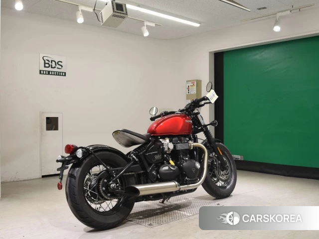 Проданный Triumph BONNEVILLE BOBBER 2023 из Японии, фото 2