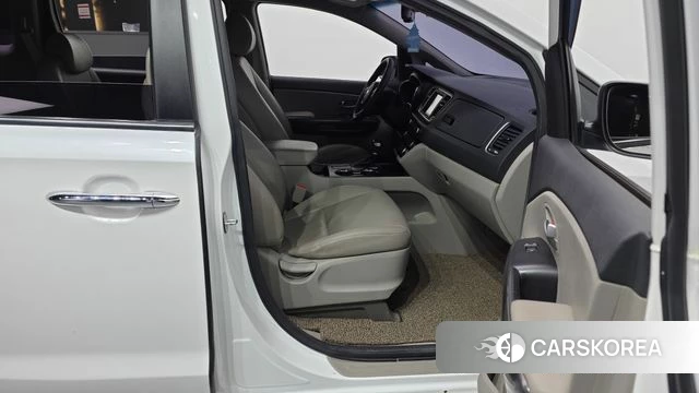 Kia The New Carnival id 4943952 из Кореи 18