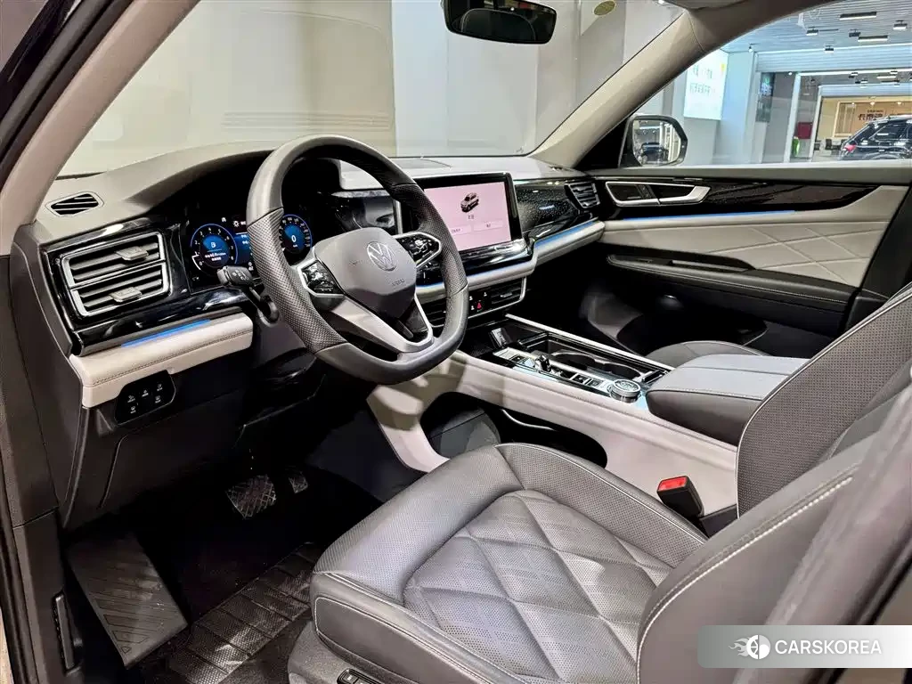 Volkswagen Teramont id 4546236 из Китая 18
