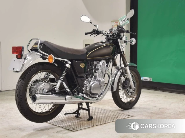 Проданный Yamaha SR400 2021 из Японии