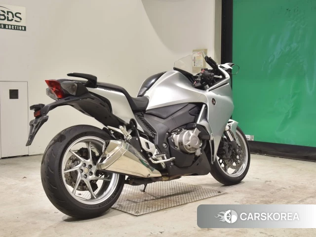 Проданный Honda VFR1200F DCT 2010 из Японии