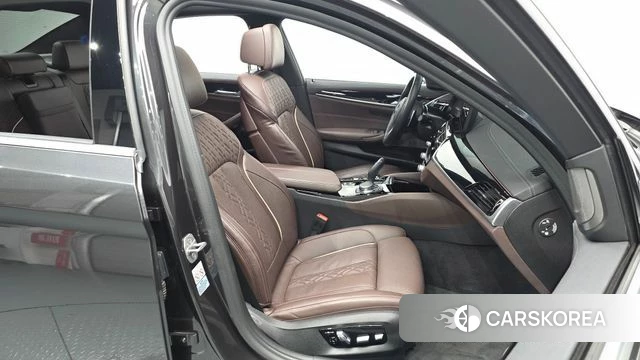 BMW 5 Series (G30) id 4793853 из Кореи 18