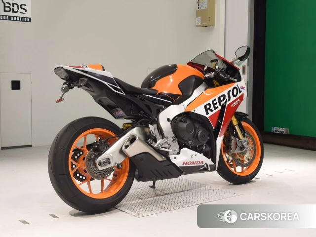 Проданный Honda CBR1000RR 2015 из Японии, фото 2