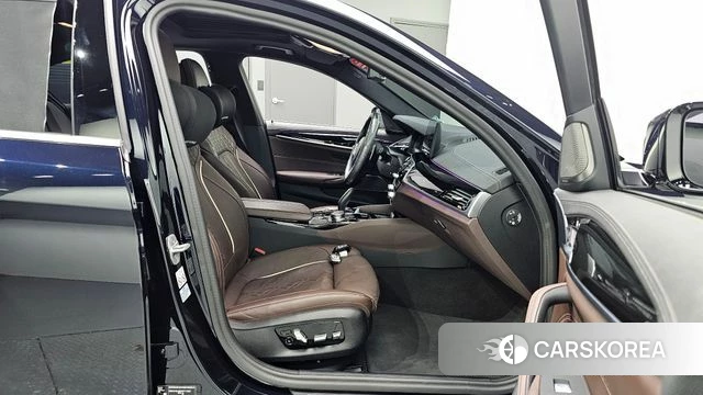 BMW 5 Series (G30) id 4469175 из Кореи 18