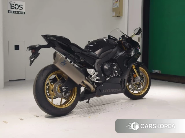 Проданный Honda CBR1000RR-R FIREBLADE SP id 4177060 из Японии, фото 2