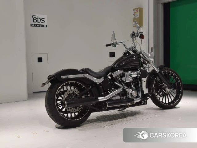 Проданный Harley-Davidson Softail Breakout FXSB1690 2017 из Японии, фото 2