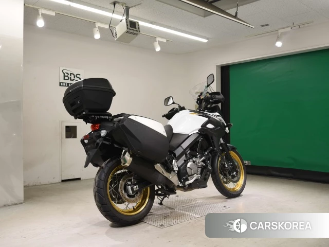 Проданный Suzuki V-STROM 650 XT 2022 из Японии, фото 2