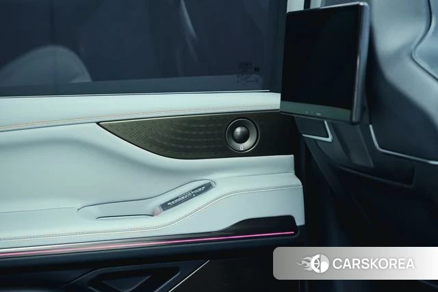 Lincoln Navigator id 3920717 из Китая 18