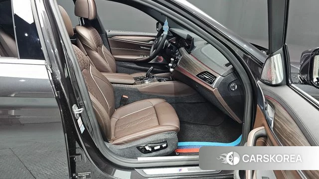 BMW 5 Series (G30) id 4604687 из Кореи 18