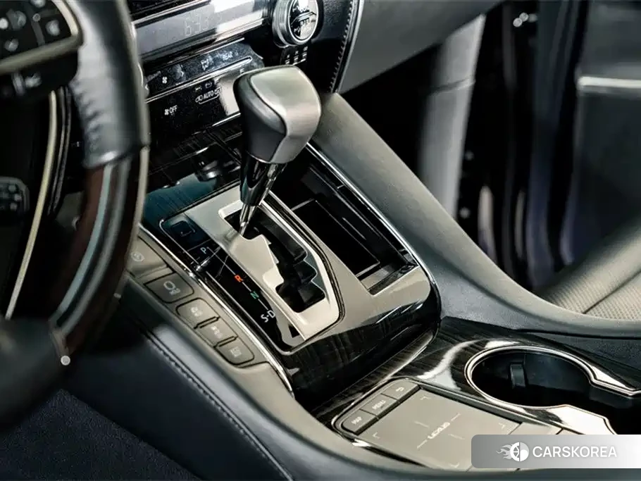 Lexus LM id 4589086 из Китая 18
