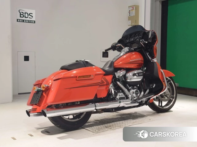 Проданный Harley-Davidson Street Glide FLHXS1750 2017 из Японии, фото 2