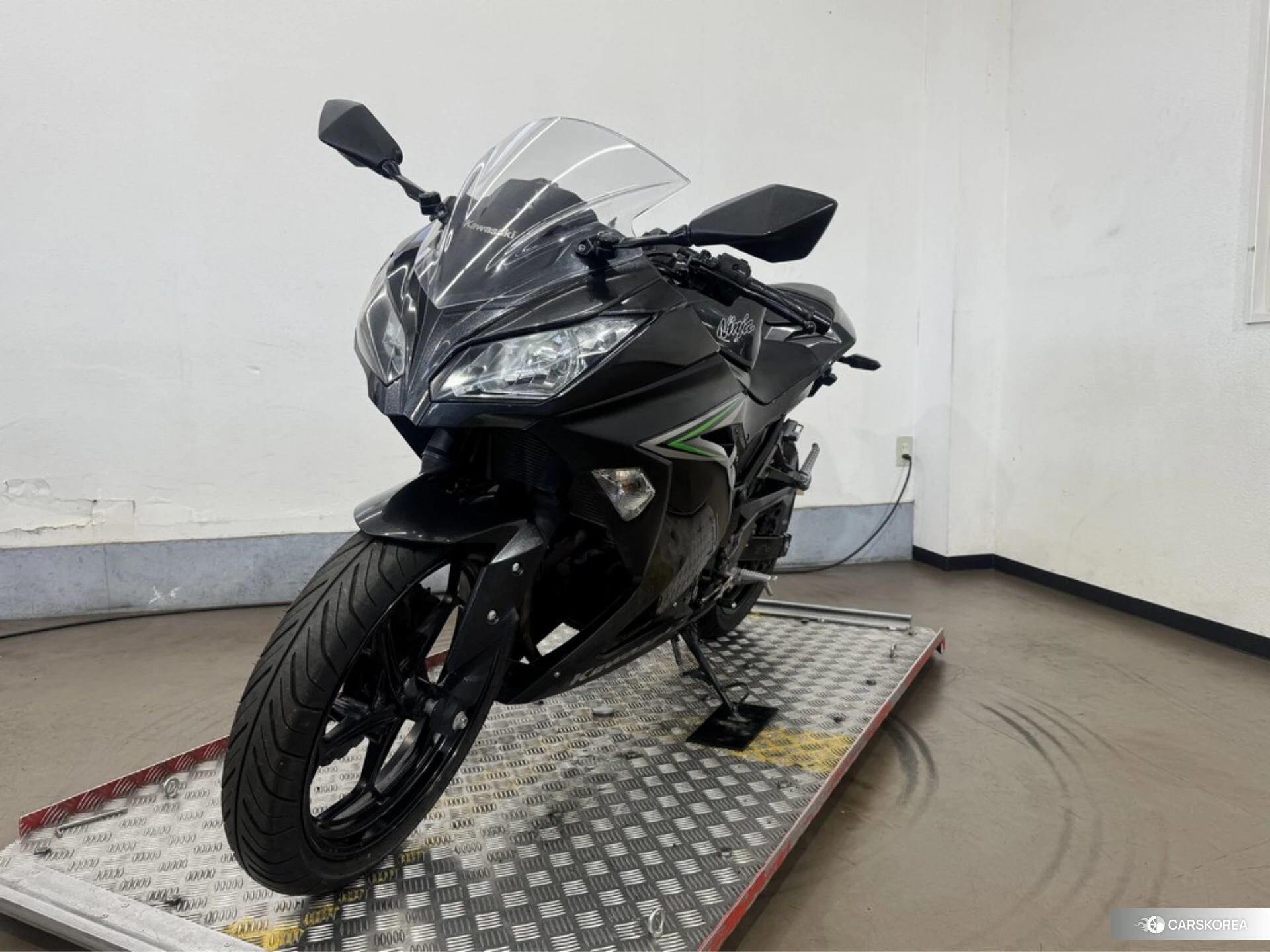 Kawasaki NINJA 250 id 3947600 из Японии 18