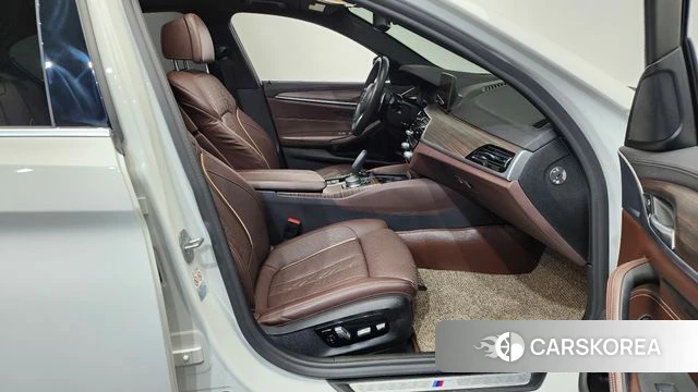 BMW 5 Series (G30) id 4574070 из Кореи 18