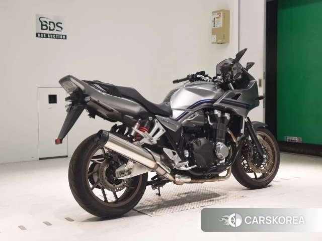 Проданный Honda CB1300SF BOLDOR 2018 из Японии, фото 2