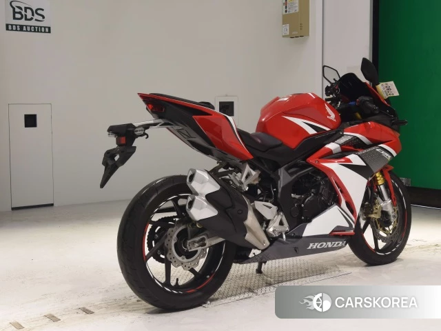 Проданный Honda CBR250RR ABS 2017 из Японии, фото 2