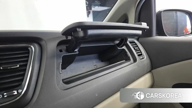 Kia All New Carnival id 4459758 из Кореи 18