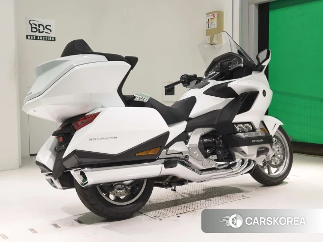 Проданный Honda GL1800 TOUR DCT 2024 из Японии
