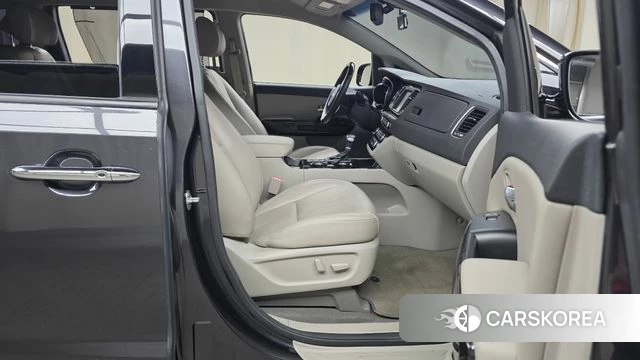 Kia The New Carnival id 4384476 из Кореи 18