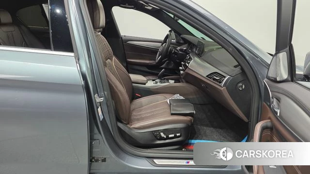 BMW 5 Series (G30) id 4496817 из Кореи 18