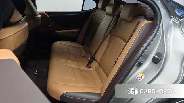Lexus ES300h 7th generation id 4849971 из Кореи 18