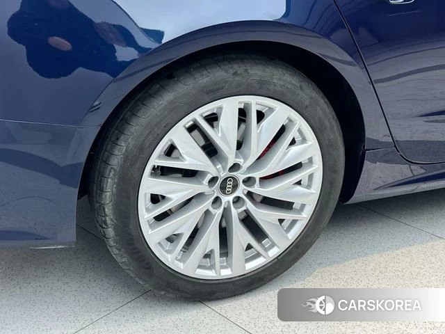 Audi A7L id 4207860 из Китая 18