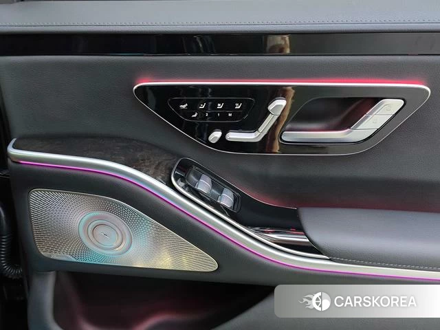 Mercedes-Benz S-class id 4263732 из Китая 18