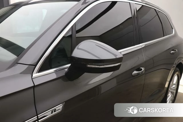 Volkswagen Touareg id 4307142 из Китая 18