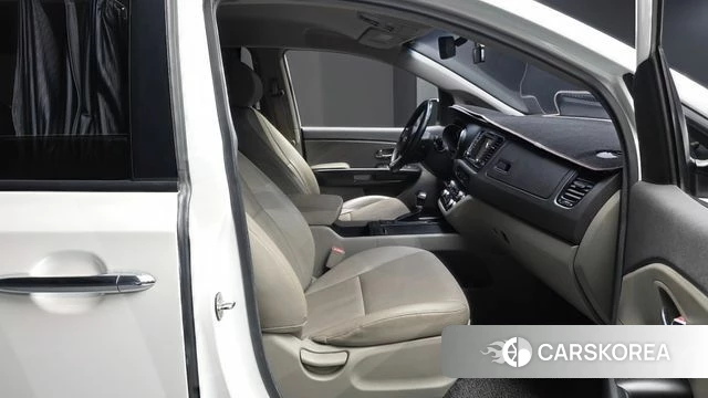 Kia All New Carnival id 4448174 из Кореи 18