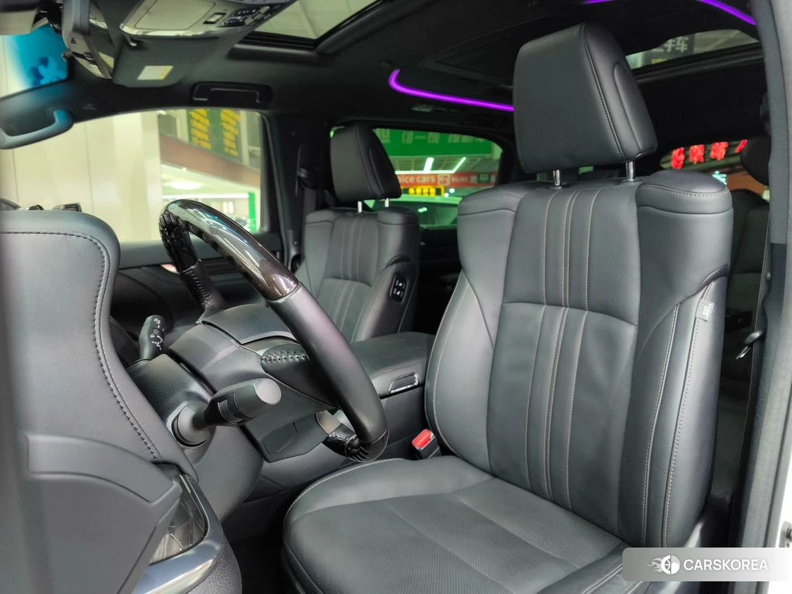 Lexus LM id 4515205 из Китая 18