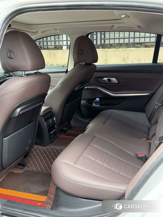 BMW 3 series id 4273679 из Китая 18