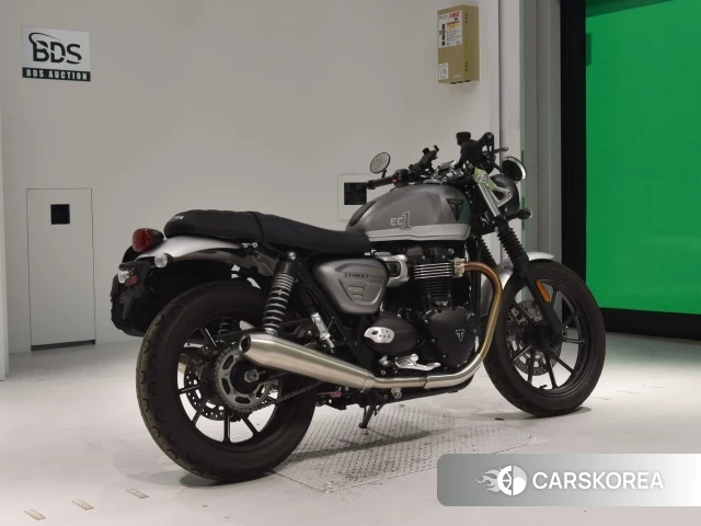 Проданный Triumph STREET TWIN 2022 из Японии, фото 2