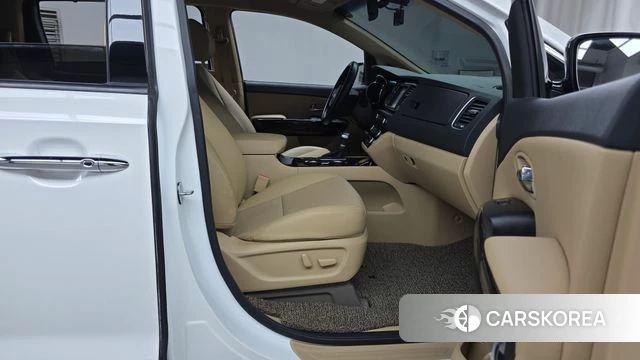 Kia The New Carnival id 4429981 из Кореи 18