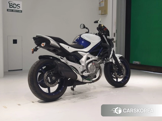 Проданный Suzuki GLADIUS 400 2010 из Японии, фото 2