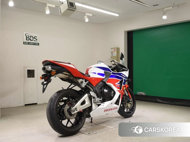 Проданный Honda CBR600RR 2017 из Японии, фото 2