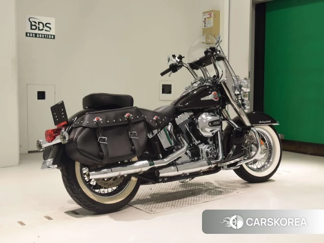 Проданный Harley-Davidson Heritage Softail Classic FLSTC1690 2016 из Японии, фото 2