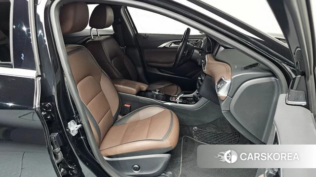 Infiniti Q30 id 4188056 из Кореи 18