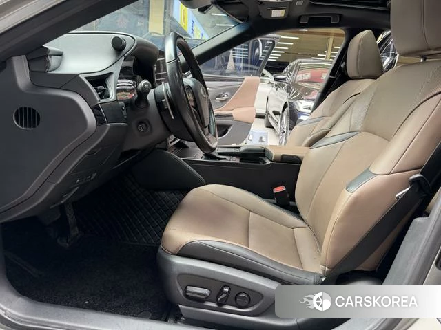 Lexus ES id 4279146 из Китая 18