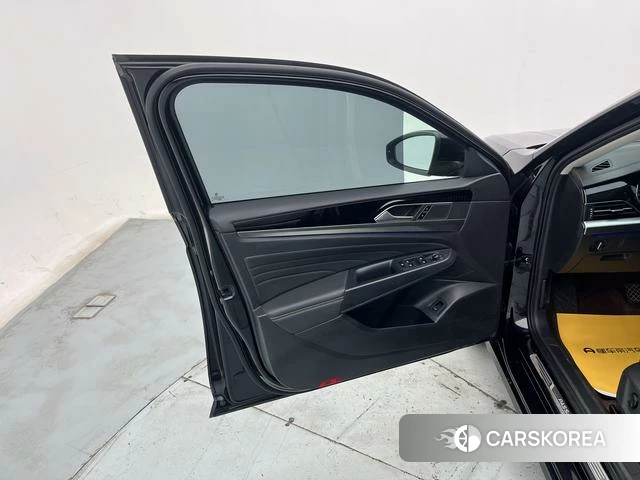Volkswagen Passat id 4275897 из Китая 18