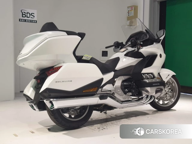 Проданный Honda GL1800 TOUR DCT 2023 из Японии
