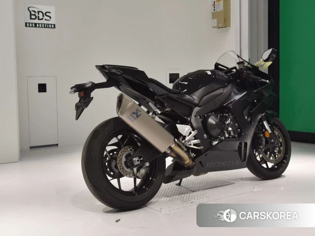 Проданный Honda CBR1000RR-R FIREBLADE id 4177129 из Японии, фото 2